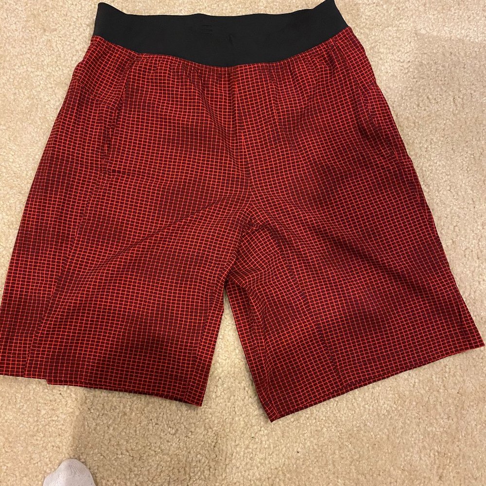 Red and Black Lululemon T.H.E Short 9"